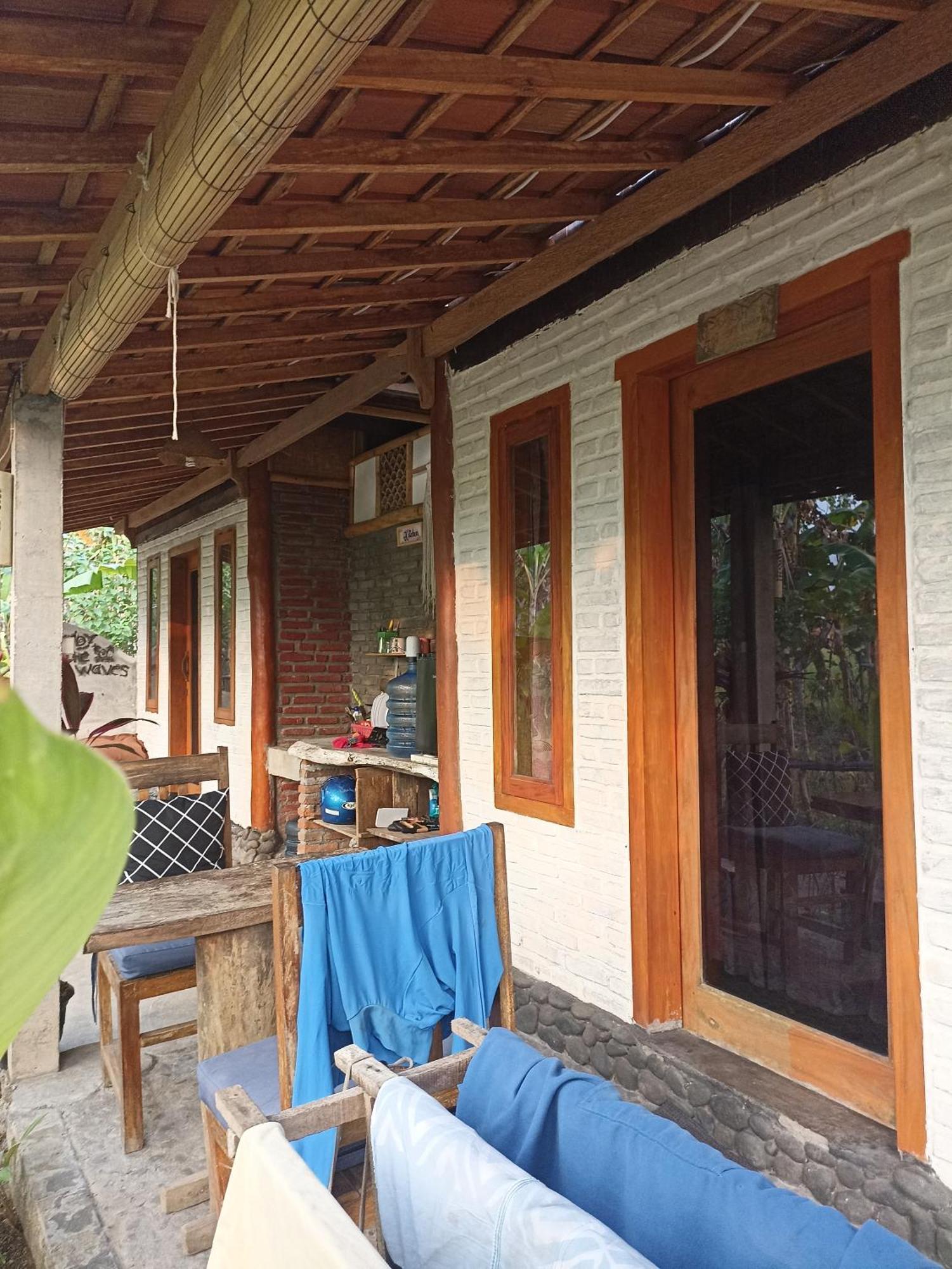 Апартаменты Ayolah Surf House &Surf Camp Jembrana  Экстерьер фото