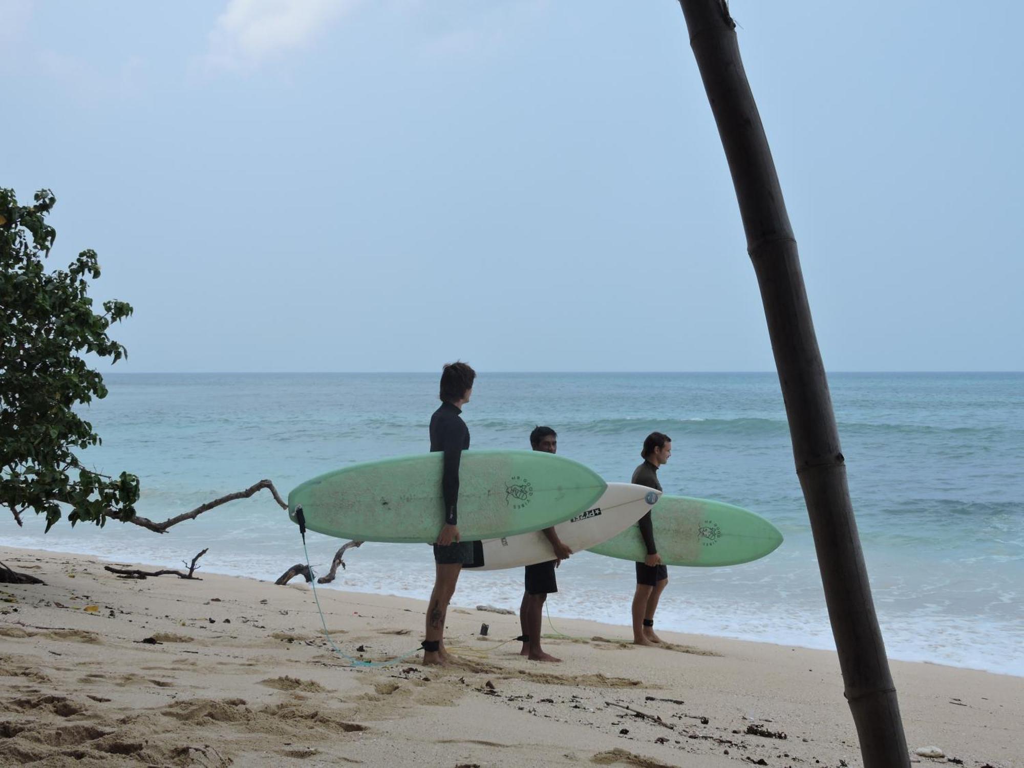 Апартаменты Ayolah Surf House &Surf Camp Jembrana  Экстерьер фото